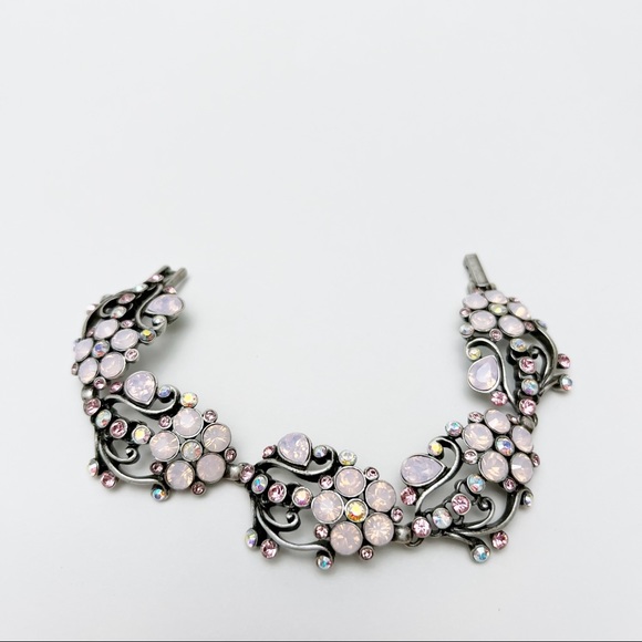 V&A Victoria & Albert Museum Signed Pink AB Crystal Floral Scroll Link Bracelet - Picture 4 of 8